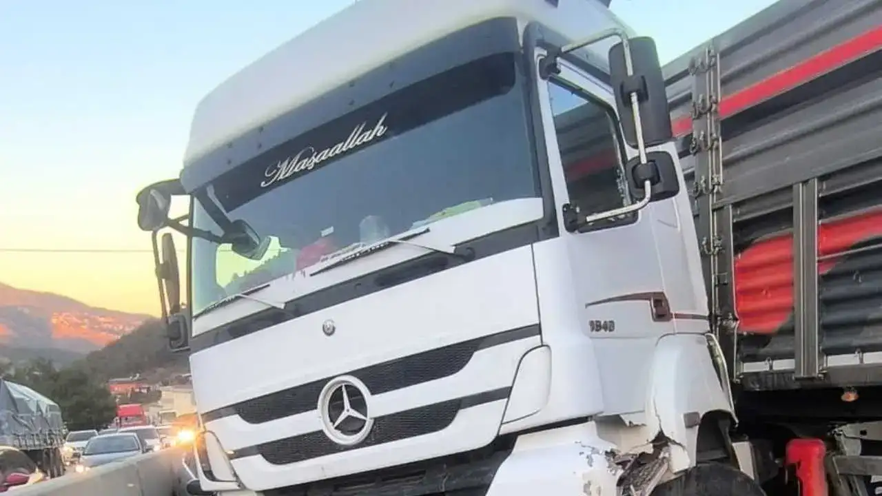 Hatay’da 12 Aracın Birbirine Girdiği Kazada 11 Yaralı! 2